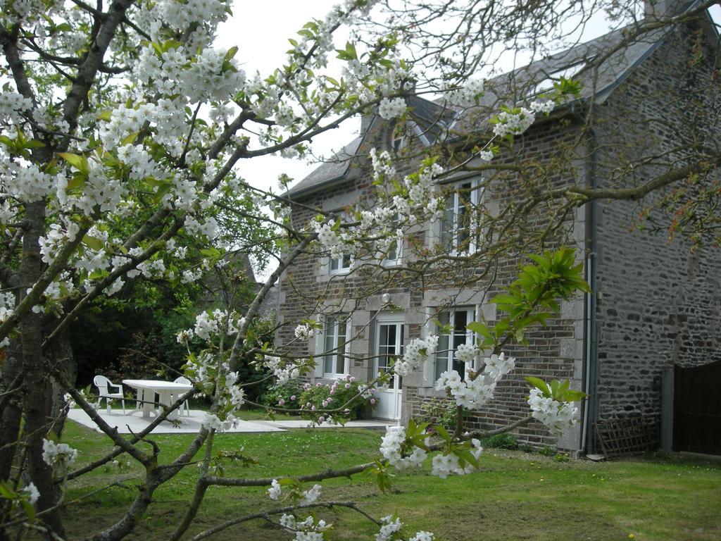 St Michel Villa Vains Buitenkant foto